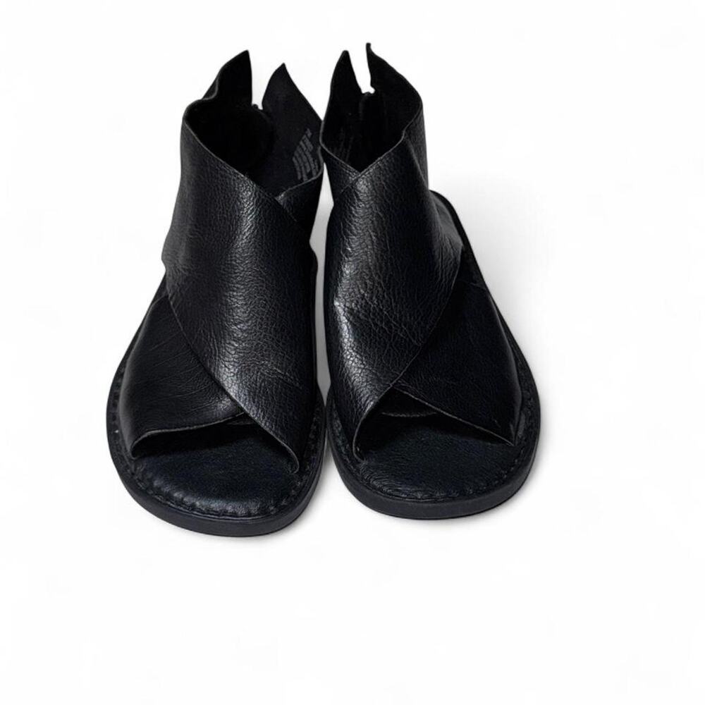 Born Iwa Black Textured Leather Back Zip Sandals Womens Size 7M